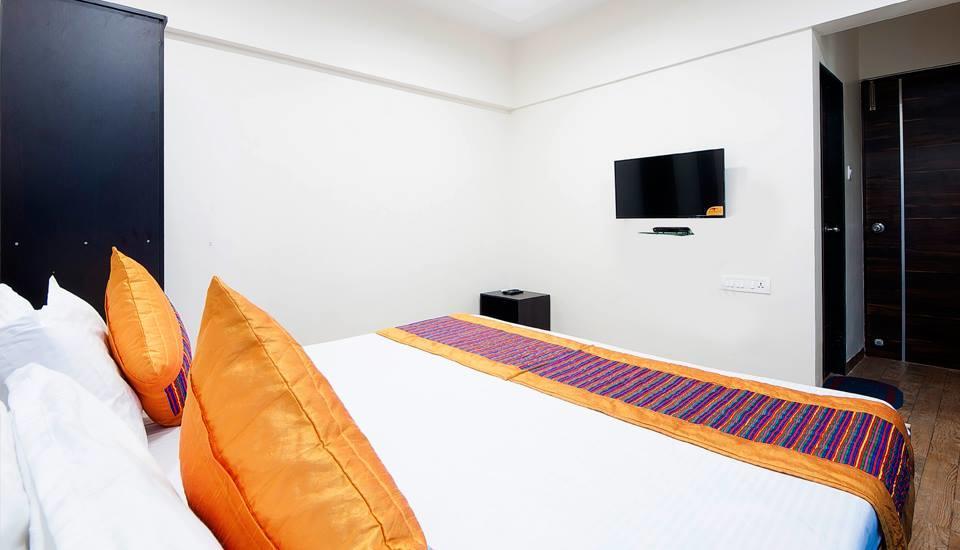 Asian Suites Tulsi Aura Нави Мумбаи Экстерьер фото